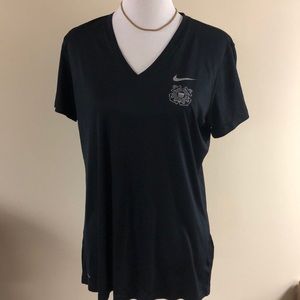 Last chance! Grab it before it leaves closet!! BUNDLE AND SAVE! Nike dri-fit